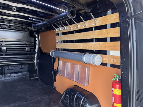 Renault Trafic 2.0 dCi 120pk T29 L2H1 Work Edition / ingerichte laadruimte ! / euro 6 / bpm vrij / vaste prijs rijklaar € 17.950 ex btw / lease vanaf € 302 / camera / trekhaak / airco / cruise