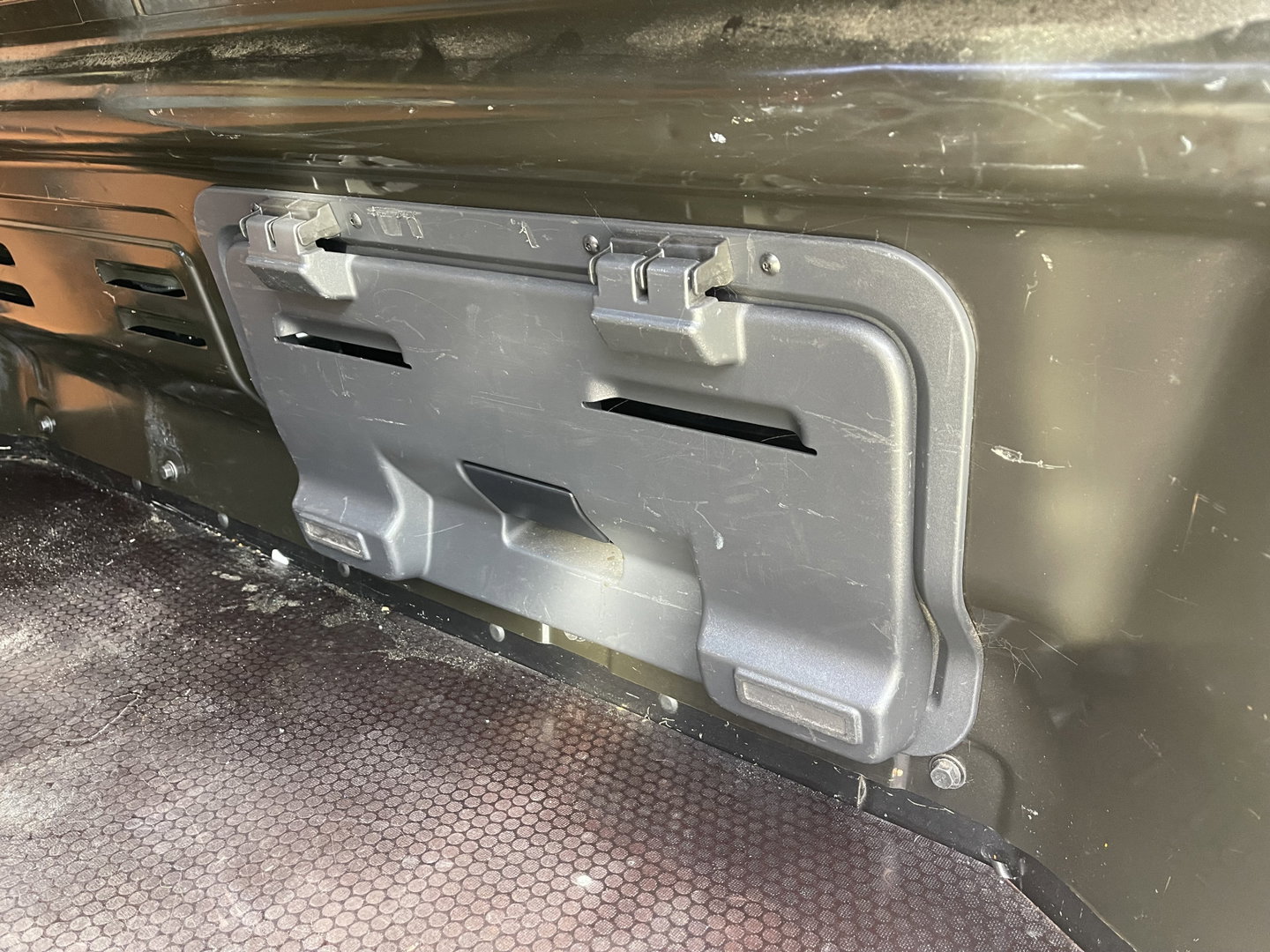 Renault Trafic 2.0 dCi 120pk T29 L2H1 Work Edition / ingerichte laadruimte ! / euro 6 / bpm vrij / vaste prijs rijklaar € 17.950 ex btw / lease vanaf € 302 / camera / trekhaak / airco / cruise