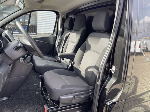 Renault Trafic 2.0 dCi 120pk T29 L2H1 Work Edition / ingerichte laadruimte ! / euro 6 / bpm vrij / vaste prijs rijklaar € 17.950 ex btw / lease vanaf € 302 / camera / trekhaak / airco / cruise