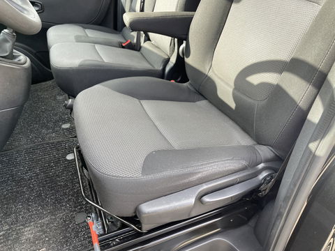 Renault Trafic 2.0 dCi 120pk T29 L2H1 Work Edition / ingerichte laadruimte ! / euro 6 / bpm vrij / vaste prijs rijklaar € 17.950 ex btw / lease vanaf € 302 / camera / trekhaak / airco / cruise