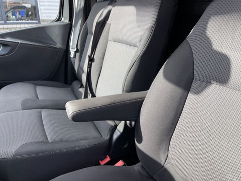 Renault Trafic 2.0 dCi 120pk T29 L2H1 Work Edition / ingerichte laadruimte ! / euro 6 / bpm vrij / vaste prijs rijklaar € 17.950 ex btw / lease vanaf € 302 / camera / trekhaak / airco / cruise