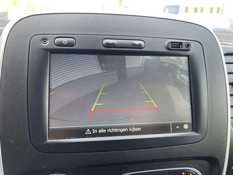 Renault Trafic 2.0 dCi 120pk T29 L2H1 Work Edition / ingerichte laadruimte ! / euro 6 / bpm vrij / vaste prijs rijklaar € 17.950 ex btw / lease vanaf € 302 / camera / trekhaak / airco / cruise