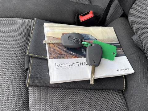 Renault Trafic 2.0 dCi 120pk T29 L2H1 Work Edition / ingerichte laadruimte ! / euro 6 / bpm vrij / vaste prijs rijklaar € 17.950 ex btw / lease vanaf € 302 / camera / trekhaak / airco / cruise