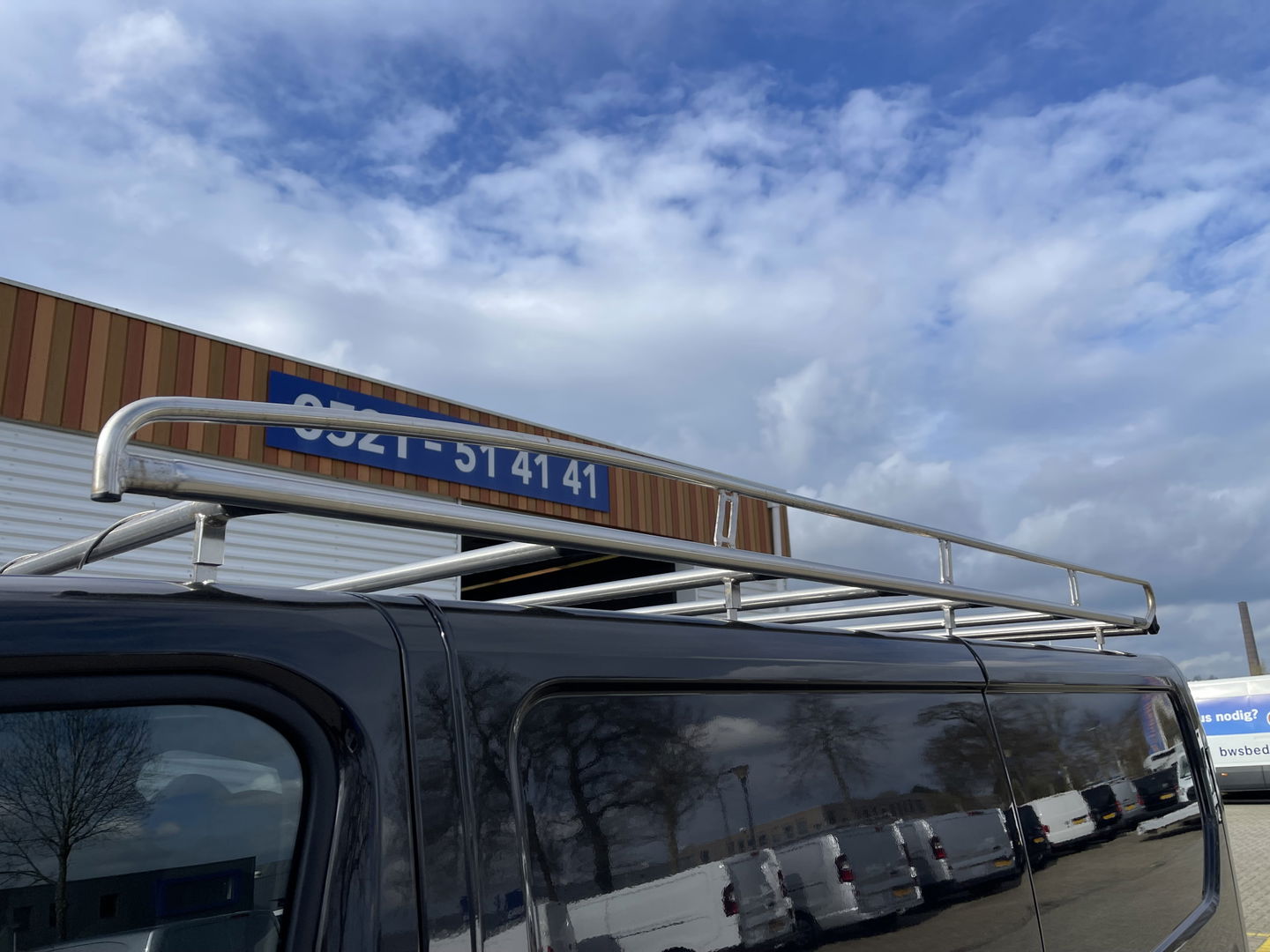 Renault Trafic 2.0 dCi 120pk T29 L2H1 Work Edition / ingerichte laadruimte ! / euro 6 / bpm vrij / vaste prijs rijklaar € 17.950 ex btw / lease vanaf € 302 / camera / trekhaak / airco / cruise