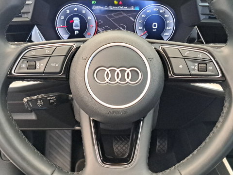 Audi A3 Limousine 30 TFSI Pro Line Navigatie Carplay Clima Cruise VCP 17"LM 24 Maanden garantie* (Vraag naar de voorwaarden)