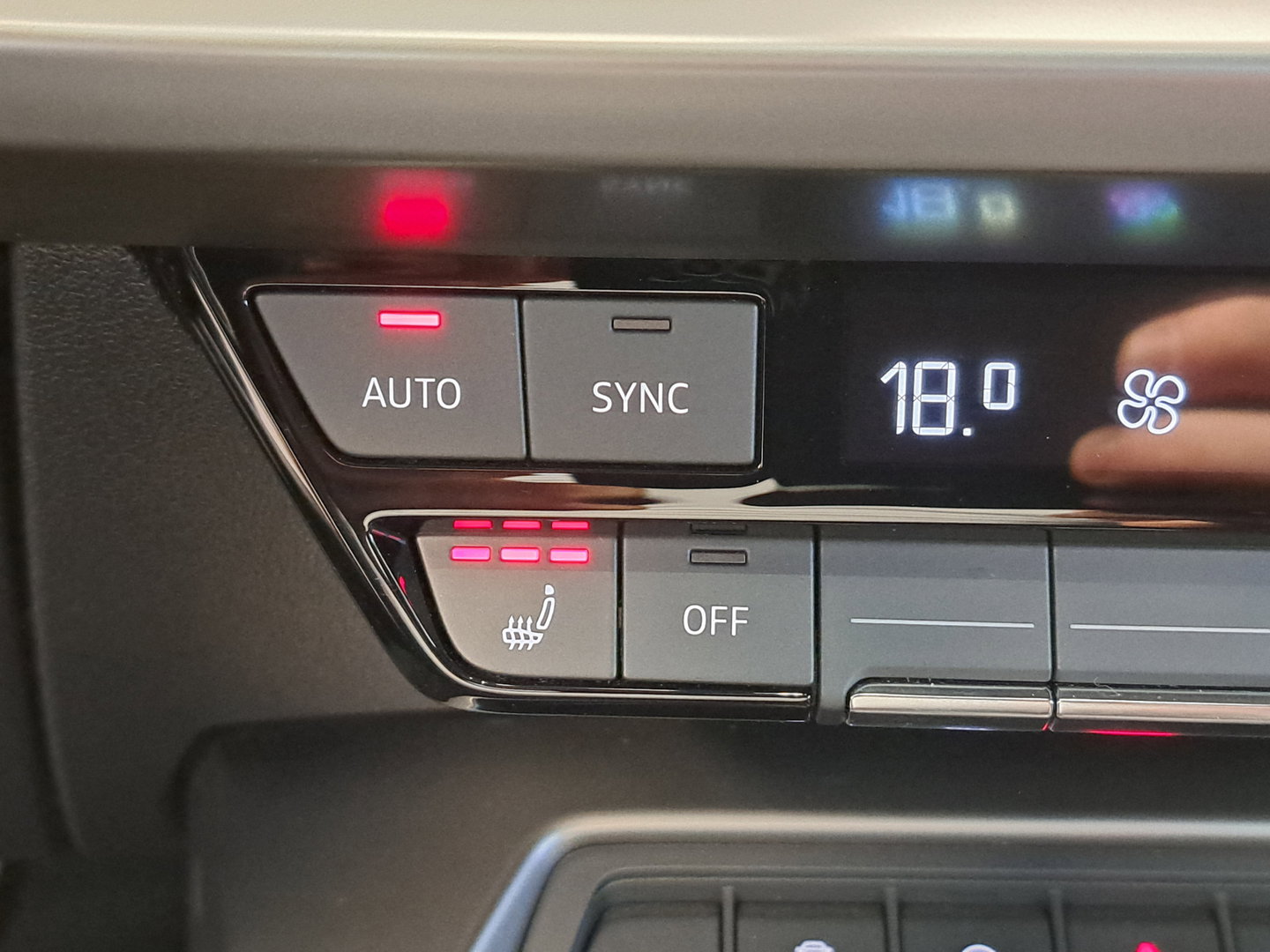 Audi A3 Limousine 30 TFSI Pro Line Navigatie Carplay Clima Cruise VCP 17"LM 24 Maanden garantie* (Vraag naar de voorwaarden)