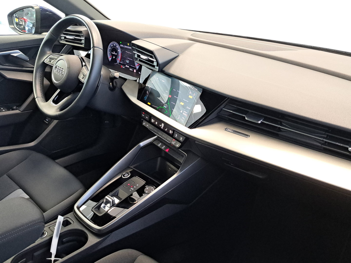 Audi A3 Limousine 30 TFSI Pro Line Navigatie Carplay Clima Cruise VCP 17"LM 24 Maanden garantie* (Vraag naar de voorwaarden)