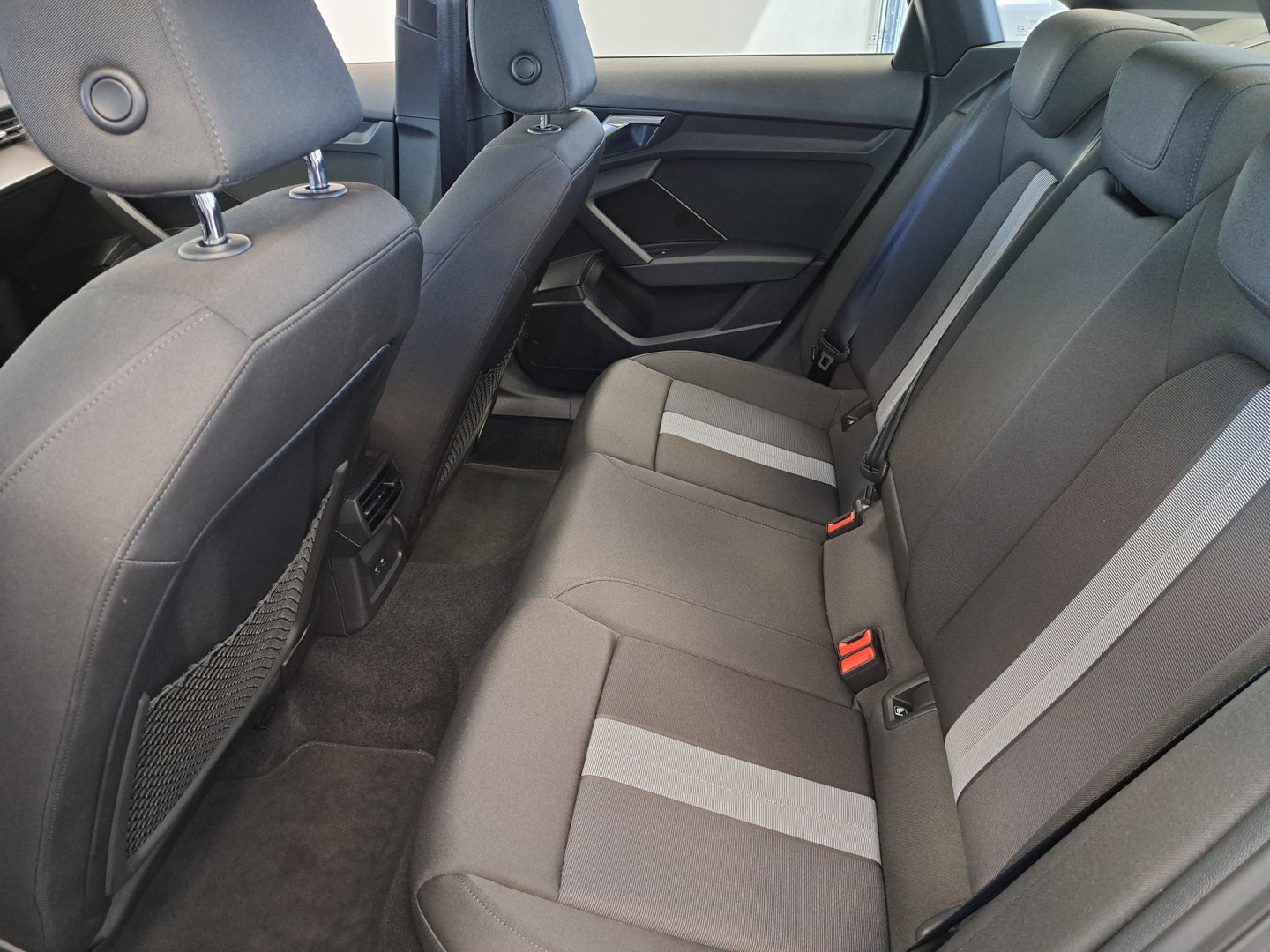 Audi A3 Limousine 30 TFSI Pro Line Navigatie Carplay Clima Cruise VCP 17"LM 24 Maanden garantie* (Vraag naar de voorwaarden)