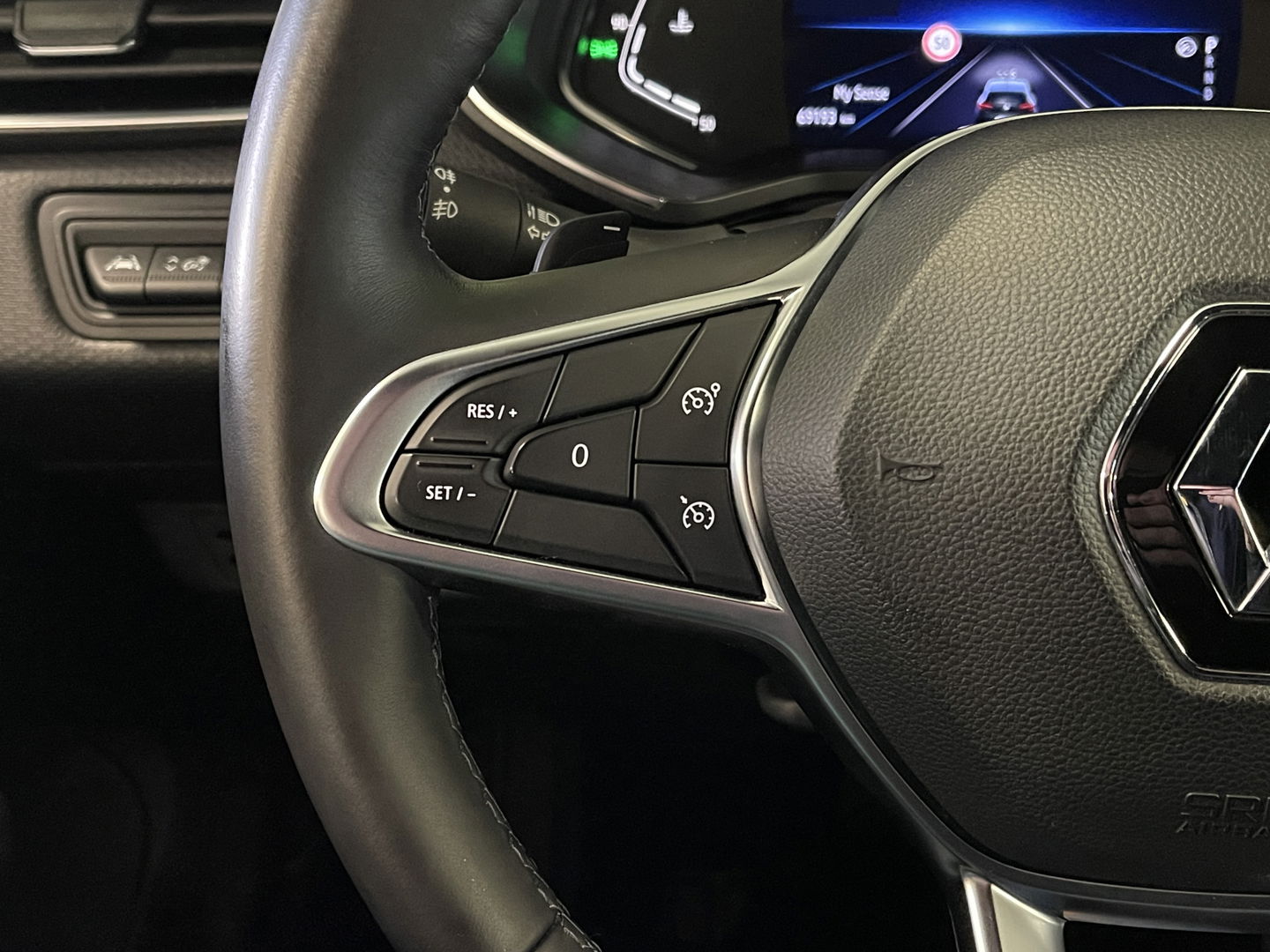 Renault Clio 1.3 TCe Initiale Paris | Apple Carplay | Android Auto | Bose Audio | Isofix | Drive Modus | Led Verlichting | Stuurwielverwarming |