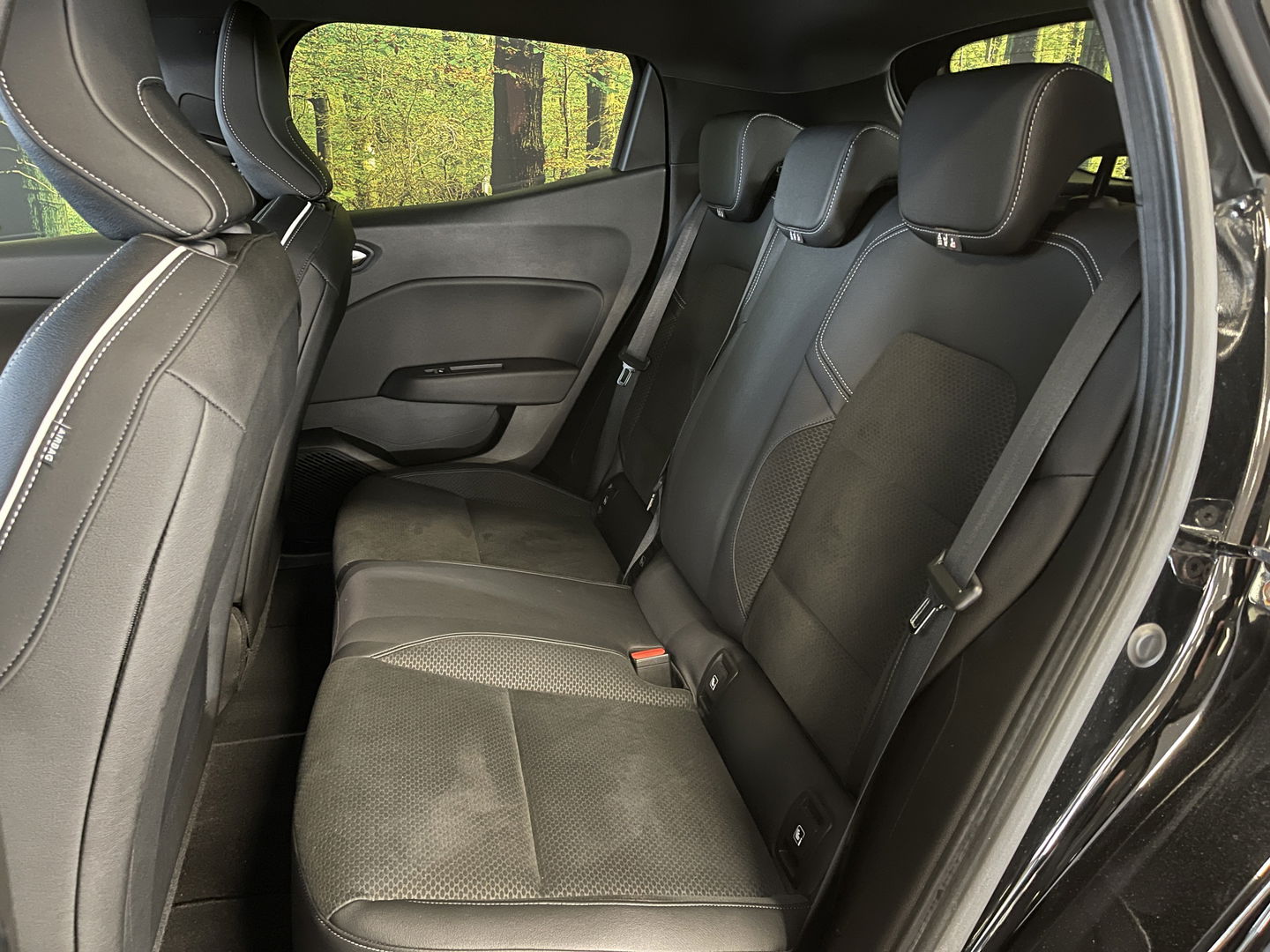 Renault Clio 1.3 TCe Initiale Paris | Apple Carplay | Android Auto | Bose Audio | Isofix | Drive Modus | Led Verlichting | Stuurwielverwarming |