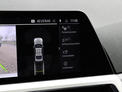 BMW 3-serie 330e eDrive Edition 292PK M Sport | Schuifdak | Camera