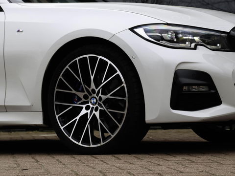 BMW 3-serie 330e eDrive Edition 292PK M Sport | Schuifdak | Camera