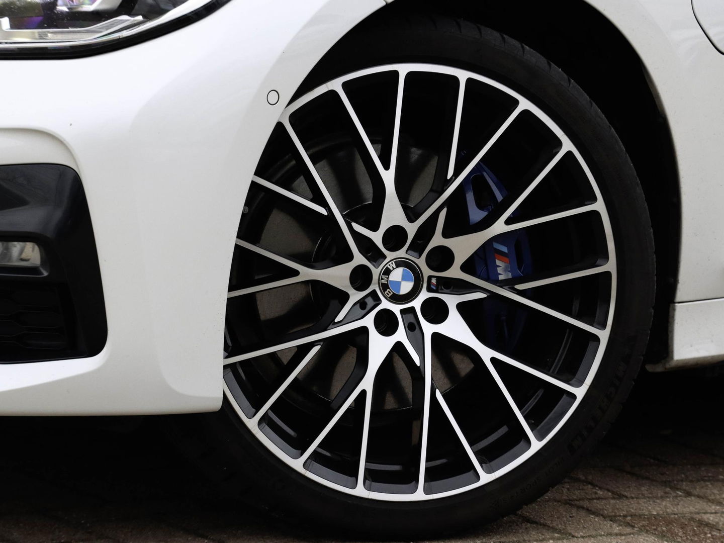 BMW 3-serie 330e eDrive Edition 292PK M Sport | Schuifdak | Camera