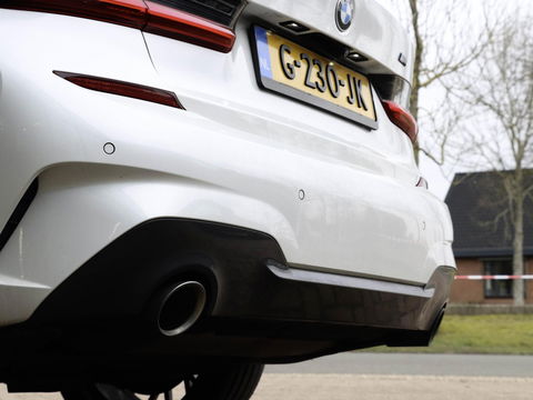 BMW 3-serie 330e eDrive Edition 292PK M Sport | Schuifdak | Camera