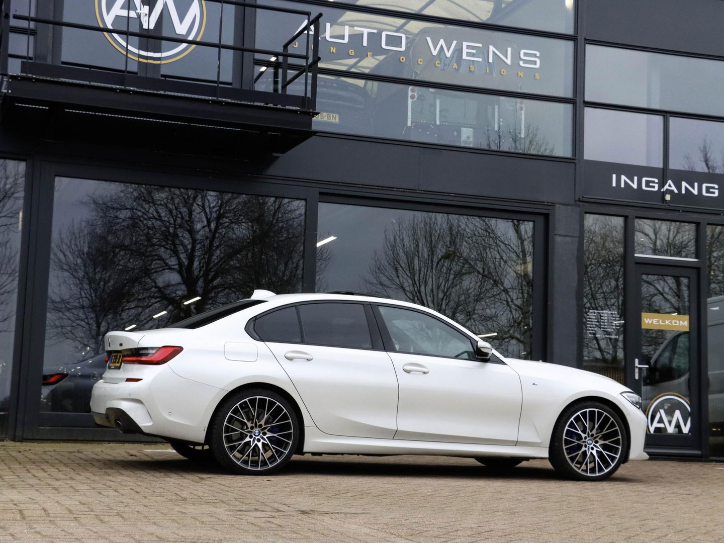 BMW 3-serie 330e eDrive Edition 292PK M Sport | Schuifdak | Camera