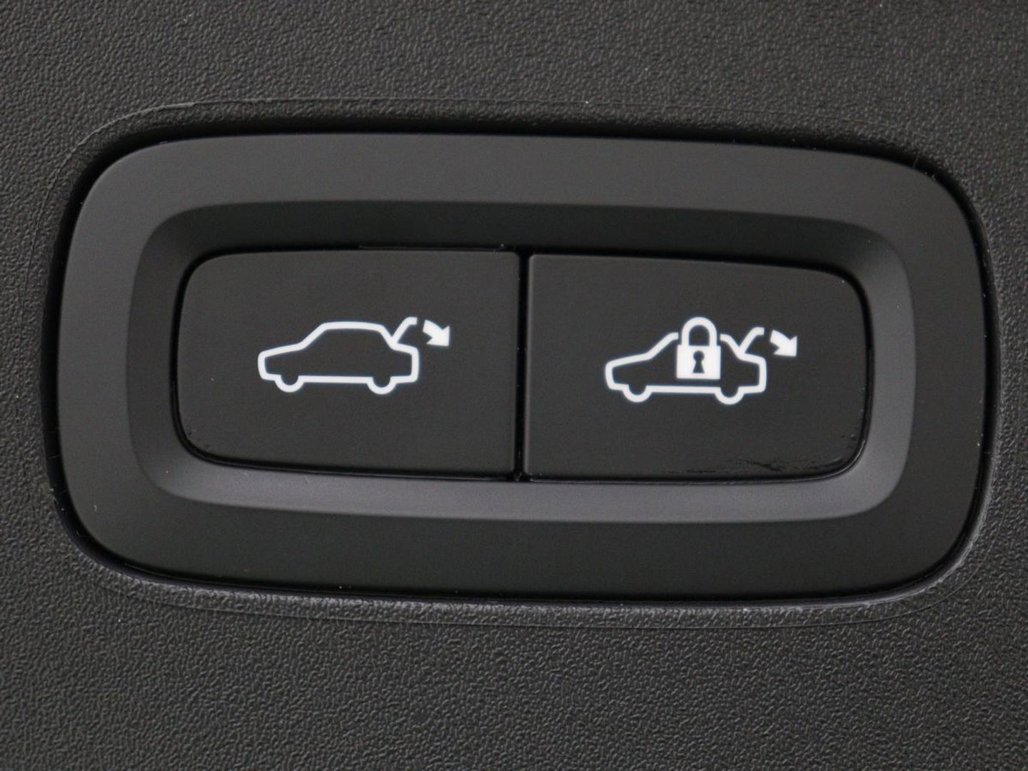 Polestar 2 Standard Range Single Motor 69 kWh | SOH 95% | Stoelverwarming | 360 Camera | Adaptive cruise | Carplay | Full LED