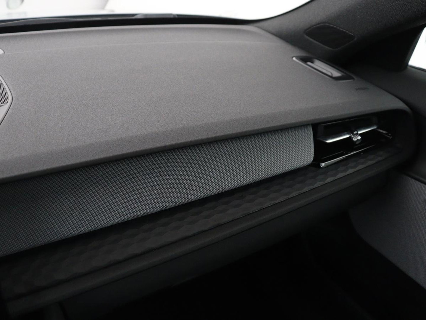 Polestar 2 Standard Range Single Motor 69 kWh | SOH 95% | Stoelverwarming | 360 Camera | Adaptive cruise | Carplay | Full LED