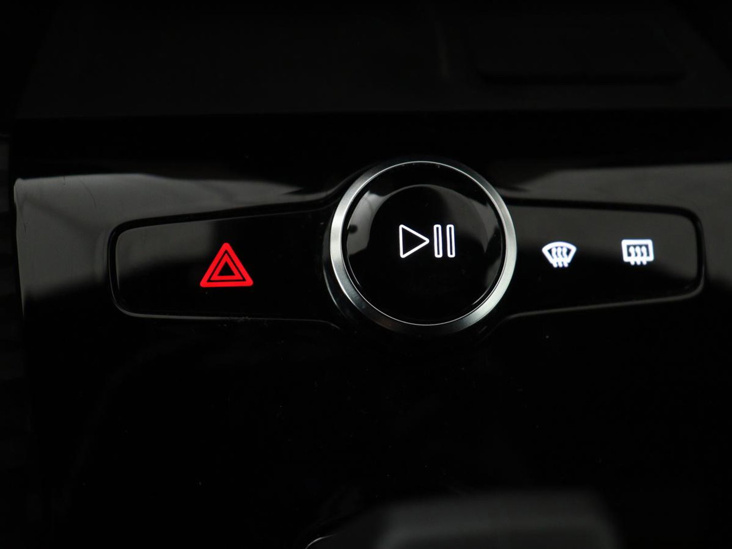 Polestar 2 Standard Range Single Motor 69 kWh | SOH 95% | Stoelverwarming | 360 Camera | Adaptive cruise | Carplay | Full LED