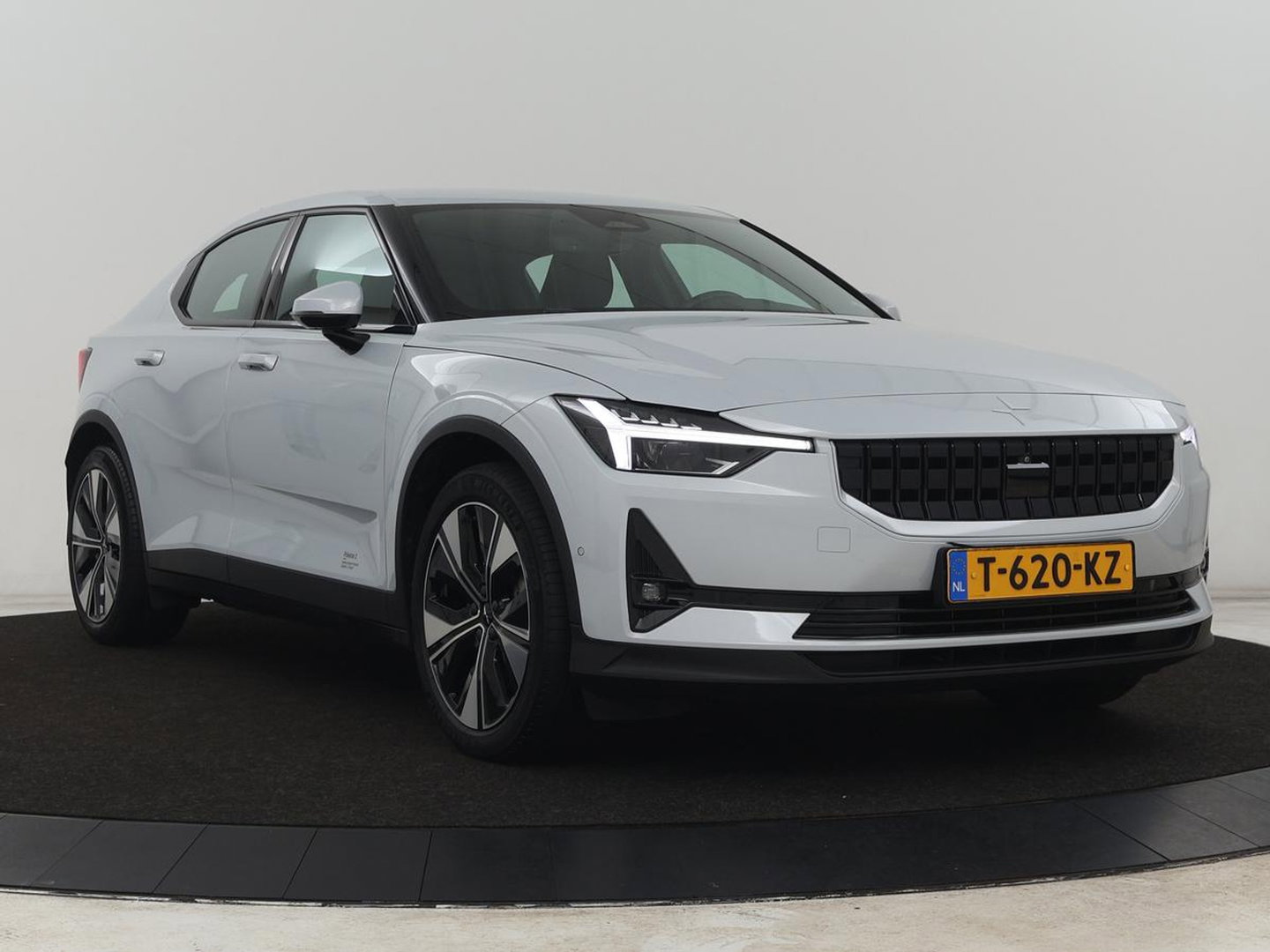 Polestar 2 Standard Range Single Motor 69 kWh | SOH 95% | Stoelverwarming | 360 Camera | Adaptive cruise | Carplay | Full LED
