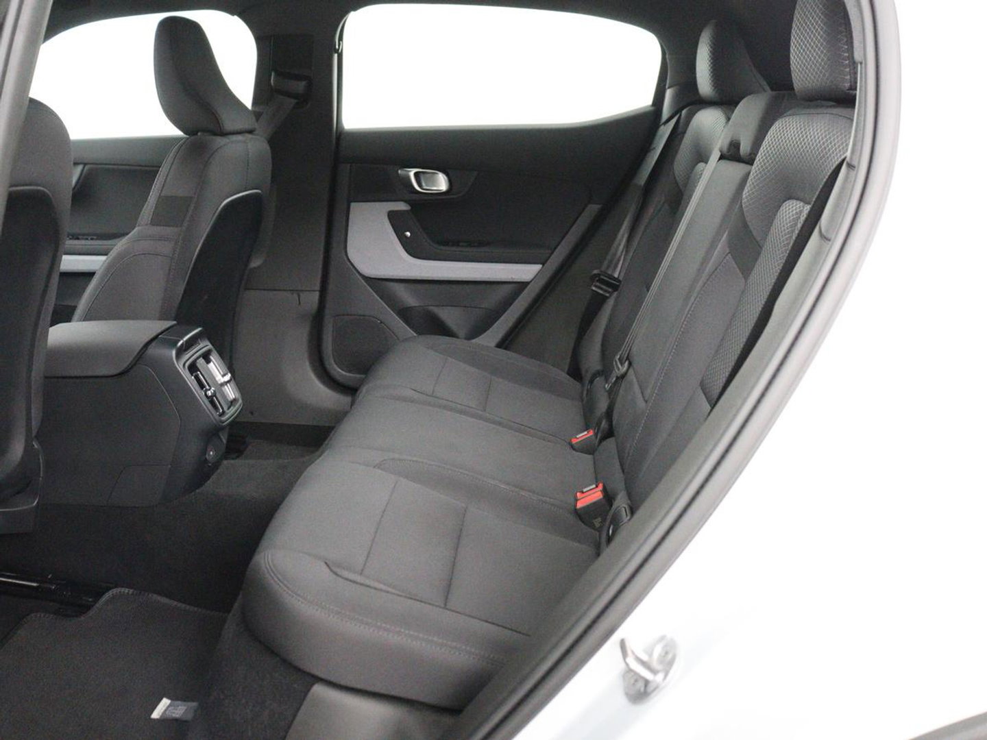 Polestar 2 Standard Range Single Motor 69 kWh | SOH 95% | Stoelverwarming | 360 Camera | Adaptive cruise | Carplay | Full LED