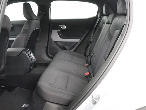 Polestar 2 Standard Range Single Motor 69 kWh | SOH 95% | Stoelverwarming | 360 Camera | Adaptive cruise | Carplay | Full LED