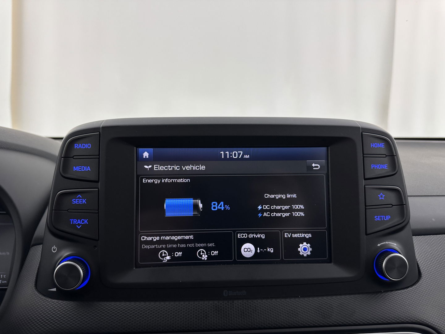 Hyundai KONA EV Comfort 39 kWh [ 3-Fase-11kW] (INCL-BTW) *DIGI-COCKPIT | ADAPTIVE-CRUISE | CARPLAY | DAB | LANE-ASSIST | KEYLESS | COMFORT-SEATS | CCS-FASTLOADER | SHIFTPADDLES | 17"ALU*