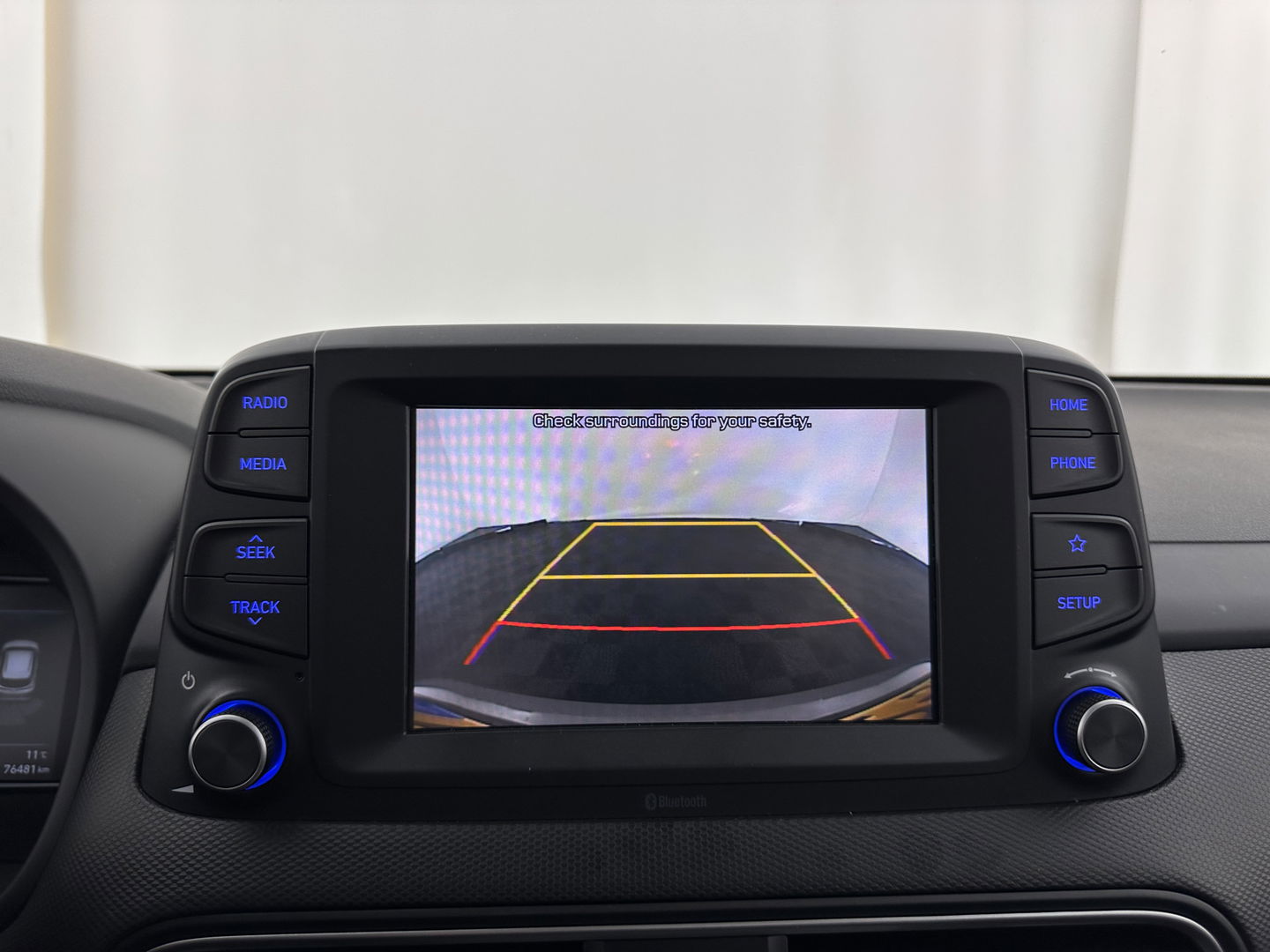 Hyundai KONA EV Comfort 39 kWh [ 3-Fase-11kW] (INCL-BTW) *DIGI-COCKPIT | ADAPTIVE-CRUISE | CARPLAY | DAB | LANE-ASSIST | KEYLESS | COMFORT-SEATS | CCS-FASTLOADER | SHIFTPADDLES | 17"ALU*