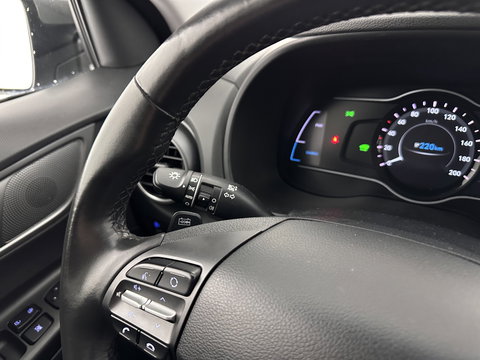 Hyundai KONA EV Comfort 39 kWh [ 3-Fase-11kW] (INCL-BTW) *DIGI-COCKPIT | ADAPTIVE-CRUISE | CARPLAY | DAB | LANE-ASSIST | KEYLESS | COMFORT-SEATS | CCS-FASTLOADER | SHIFTPADDLES | 17"ALU*