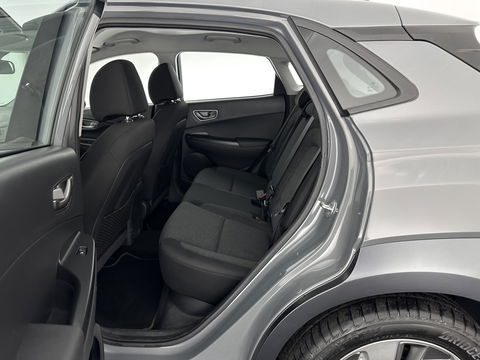 Hyundai KONA EV Comfort 39 kWh [ 3-Fase-11kW] (INCL-BTW) *DIGI-COCKPIT | ADAPTIVE-CRUISE | CARPLAY | DAB | LANE-ASSIST | KEYLESS | COMFORT-SEATS | CCS-FASTLOADER | SHIFTPADDLES | 17"ALU*
