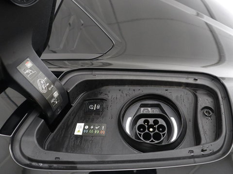 Opel Astra 1.6 Hybrid Business Edition | SOH 92% | Stoelverwarming | Adaptive cruise | Camera | Stuurverwarming | Carplay | Navigatie | Full LED | 17'' | Climate control | PHEV | Plug In