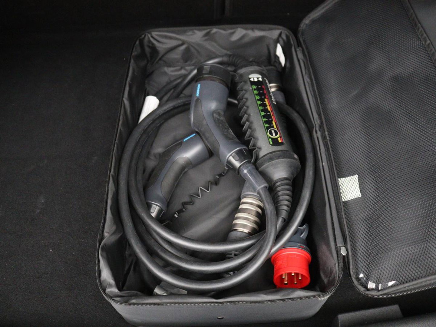 Opel Astra 1.6 Hybrid Business Edition | SOH 92% | Stoelverwarming | Adaptive cruise | Camera | Stuurverwarming | Carplay | Navigatie | Full LED | 17'' | Climate control | PHEV | Plug In