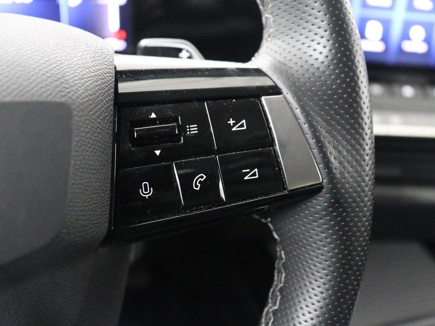 Opel Astra 1.6 Hybrid Business Edition | SOH 92% | Stoelverwarming | Adaptive cruise | Camera | Stuurverwarming | Carplay | Navigatie | Full LED | 17'' | Climate control | PHEV | Plug In