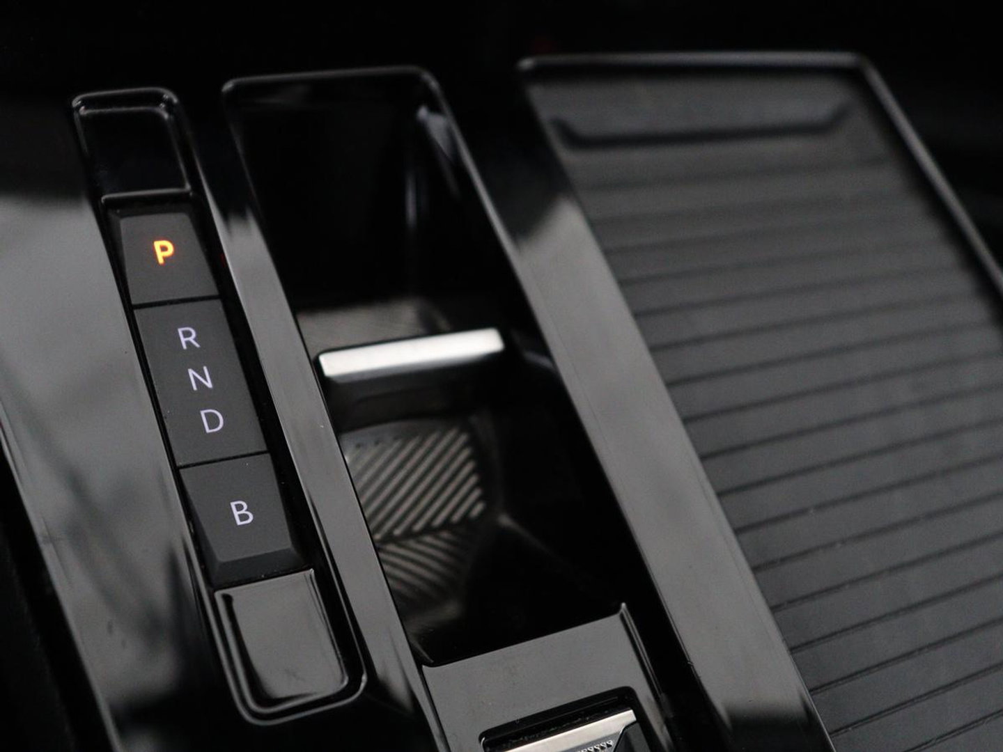 Opel Astra 1.6 Hybrid Business Edition | SOH 92% | Stoelverwarming | Adaptive cruise | Camera | Stuurverwarming | Carplay | Navigatie | Full LED | 17'' | Climate control | PHEV | Plug In