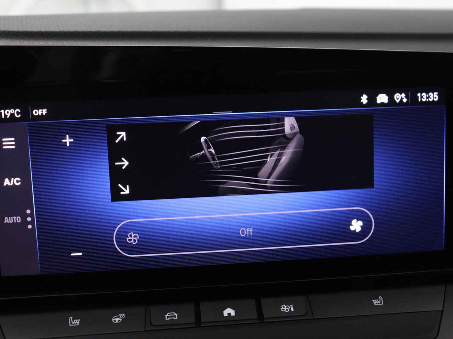 Opel Astra 1.6 Hybrid Business Edition | SOH 92% | Stoelverwarming | Adaptive cruise | Camera | Stuurverwarming | Carplay | Navigatie | Full LED | 17'' | Climate control | PHEV | Plug In