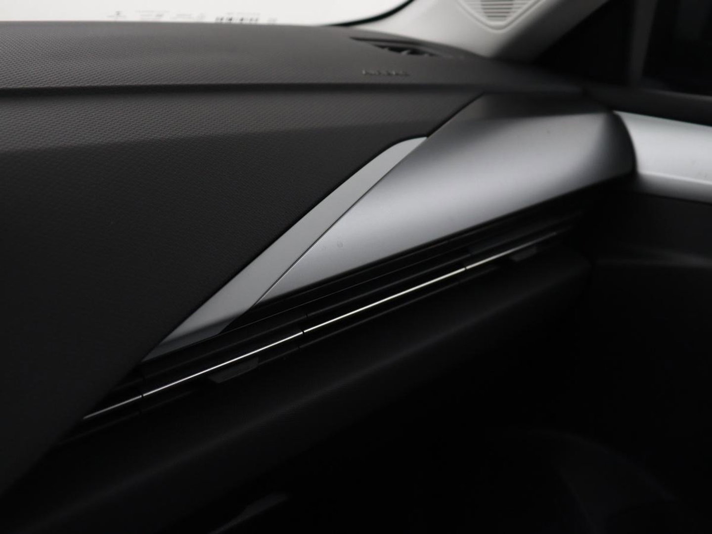 Opel Astra 1.6 Hybrid Business Edition | SOH 92% | Stoelverwarming | Adaptive cruise | Camera | Stuurverwarming | Carplay | Navigatie | Full LED | 17'' | Climate control | PHEV | Plug In