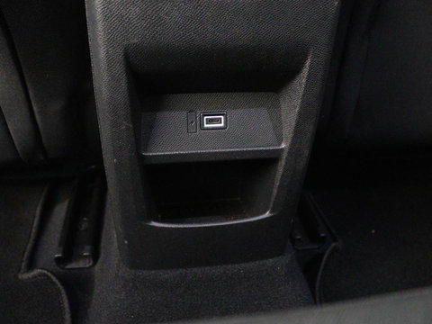 Opel Astra 1.6 Hybrid Business Edition | SOH 92% | Stoelverwarming | Adaptive cruise | Camera | Stuurverwarming | Carplay | Navigatie | Full LED | 17'' | Climate control | PHEV | Plug In