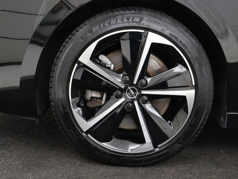 Opel Astra 1.6 Hybrid Business Edition | SOH 92% | Stoelverwarming | Adaptive cruise | Camera | Stuurverwarming | Carplay | Navigatie | Full LED | 17'' | Climate control | PHEV | Plug In