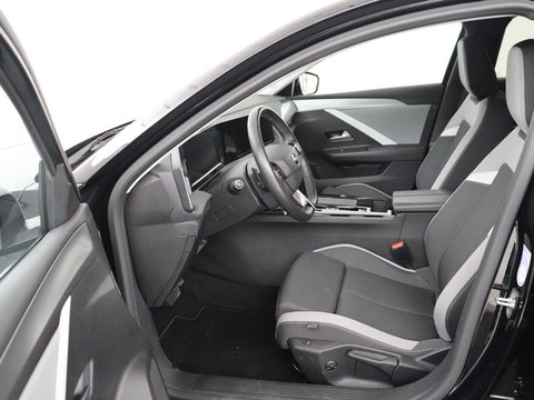 Opel Astra 1.6 Hybrid Business Edition | SOH 92% | Stoelverwarming | Adaptive cruise | Camera | Stuurverwarming | Carplay | Navigatie | Full LED | 17'' | Climate control | PHEV | Plug In