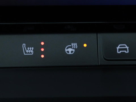 Opel Astra 1.6 Hybrid Business Edition | SOH 92% | Stoelverwarming | Adaptive cruise | Camera | Stuurverwarming | Carplay | Navigatie | Full LED | 17'' | Climate control | PHEV | Plug In