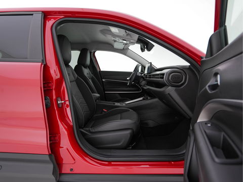 Jeep Avenger Summit 54 kWh [ 3-Fase ] {SOH-95%} (INCL-BTW) *HEATPUMP | LEATHER-MICROFIBRE | FULL-LED | ADAPTIVE-CRUISE | BLIND-SPOT | CAMERA | DIGI-COCKPIT | NAVI-FULLMAP | HEATED-COMFORTSEATS | ECC | AMBIENT-LIGHT | PDC | CARPLAY | CRUISE