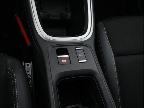 Jeep Avenger Summit 54 kWh [ 3-Fase ] {SOH-95%} (INCL-BTW) *HEATPUMP | LEATHER-MICROFIBRE | FULL-LED | ADAPTIVE-CRUISE | BLIND-SPOT | CAMERA | DIGI-COCKPIT | NAVI-FULLMAP | HEATED-COMFORTSEATS | ECC | AMBIENT-LIGHT | PDC | CARPLAY | CRUISE