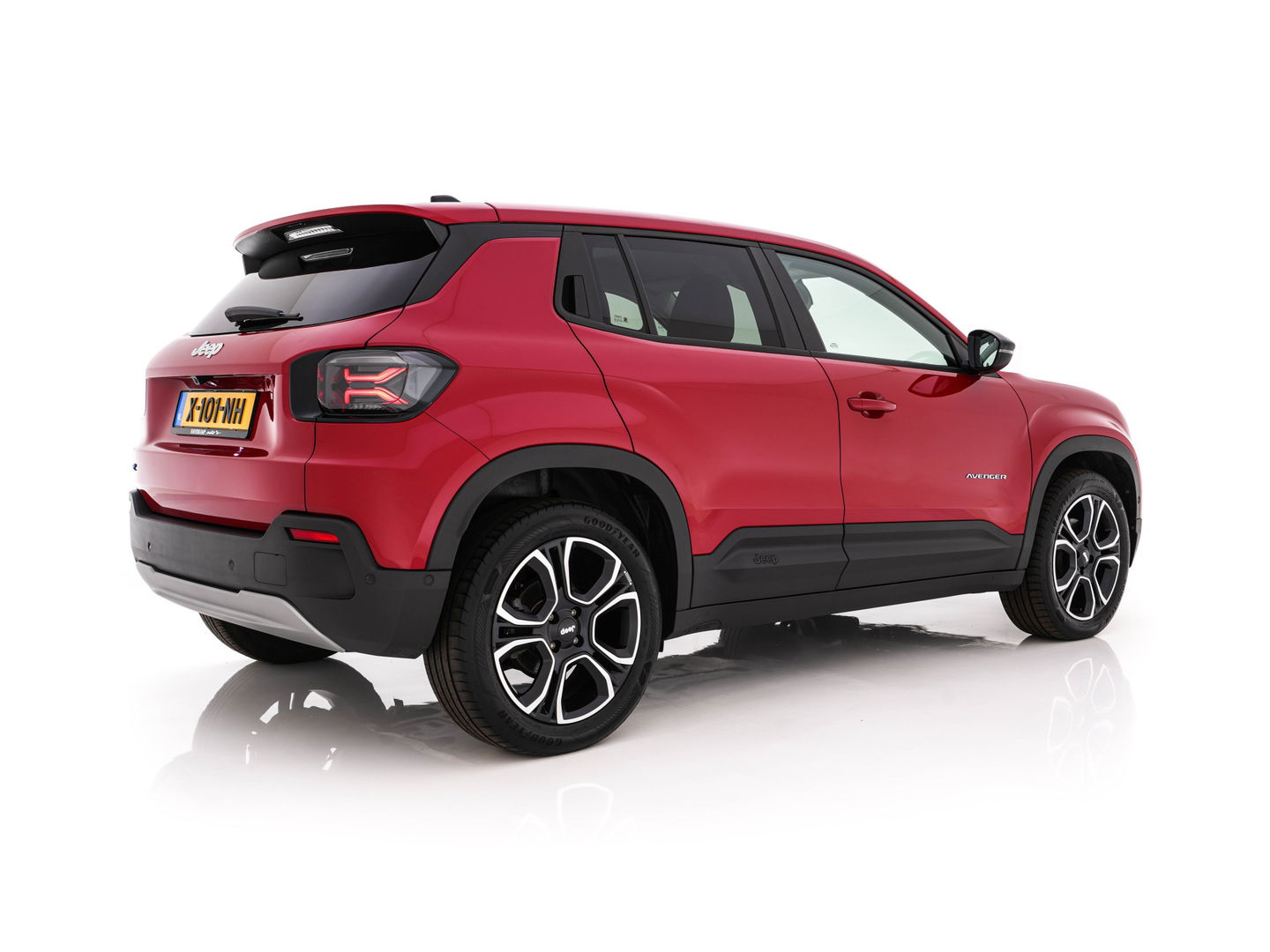 Jeep Avenger Summit 54 kWh [ 3-Fase ] {SOH-95%} (INCL-BTW) *HEATPUMP | LEATHER-MICROFIBRE | FULL-LED | ADAPTIVE-CRUISE | BLIND-SPOT | CAMERA | DIGI-COCKPIT | NAVI-FULLMAP | HEATED-COMFORTSEATS | ECC | AMBIENT-LIGHT | PDC | CARPLAY | CRUISE