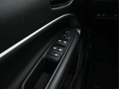 Jeep Avenger Summit 54 kWh [ 3-Fase ] {SOH-95%} (INCL-BTW) *HEATPUMP | LEATHER-MICROFIBRE | FULL-LED | ADAPTIVE-CRUISE | BLIND-SPOT | CAMERA | DIGI-COCKPIT | NAVI-FULLMAP | HEATED-COMFORTSEATS | ECC | AMBIENT-LIGHT | PDC | CARPLAY | CRUISE