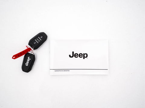 Jeep Avenger Summit 54 kWh [ 3-Fase ] {SOH-95%} (INCL-BTW) *HEATPUMP | LEATHER-MICROFIBRE | FULL-LED | ADAPTIVE-CRUISE | BLIND-SPOT | CAMERA | DIGI-COCKPIT | NAVI-FULLMAP | HEATED-COMFORTSEATS | ECC | AMBIENT-LIGHT | PDC | CARPLAY | CRUISE