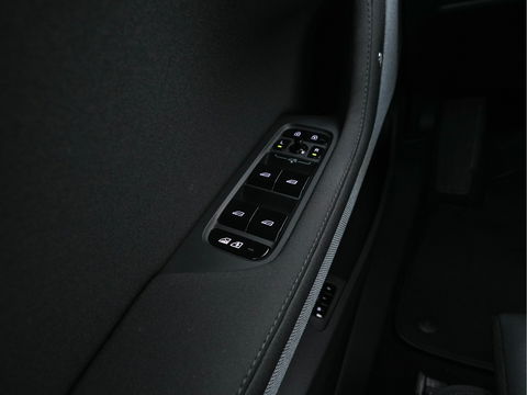 Polestar 2 Long Range Dual Motor Launch Edition 78kWh [ 3-Fase-11kW ] {SOH-91%} (INCL.BTW) Aut.*PANO | NAVI-FULLMAP | FULL-LED | ADAPTIVE-CRUISE | BLINDSPOT | TOPVIEW | KEYLESS | LANE-ASSIST | DIGI-COCKPIT | CARPLAY | DAB+ | HEATED-SPORTSEATS | CAMERA | MEMORY-PACK