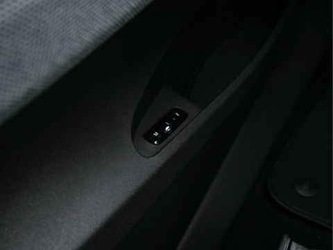 Polestar 2 Long Range Dual Motor Launch Edition 78kWh [ 3-Fase-11kW ] {SOH-91%} (INCL.BTW) Aut.*PANO | NAVI-FULLMAP | FULL-LED | ADAPTIVE-CRUISE | BLINDSPOT | TOPVIEW | KEYLESS | LANE-ASSIST | DIGI-COCKPIT | CARPLAY | DAB+ | HEATED-SPORTSEATS | CAMERA | MEMORY-PACK