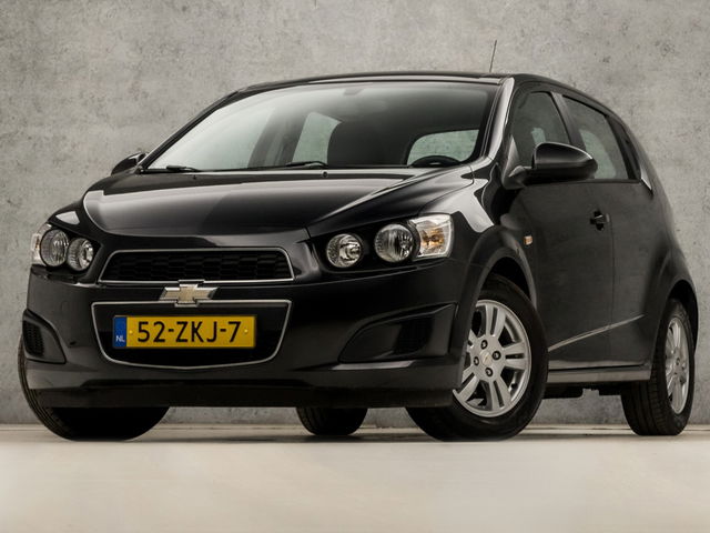 Chevrolet Aveo - 1.2 LT Sport (AIRCO, ELEK PAKKET, LM VELGEN, SPORTSTOELEN, CRUISE, NIEUWE APK, NIEUWSTAAT)