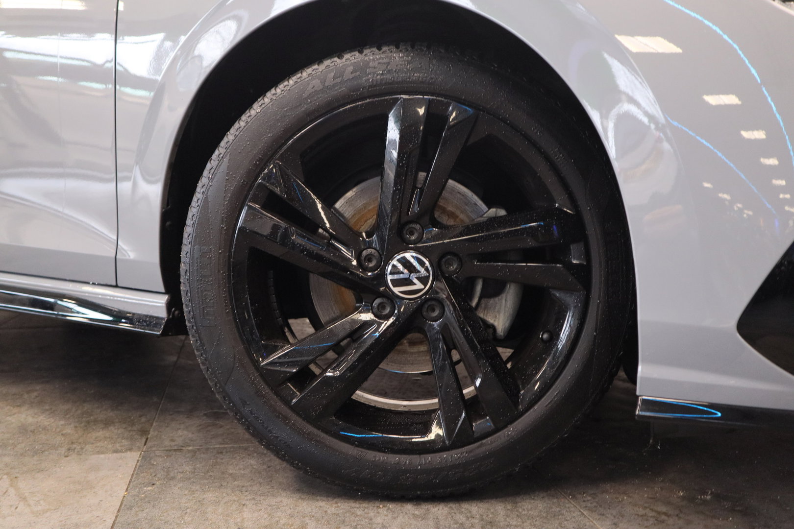 Volkswagen Golf 1.5 eTSI R-Line Business Full-led Navigatie Adaptive-Cruise 24 Maanden garantie* (Vraag naar de voorwaarden)