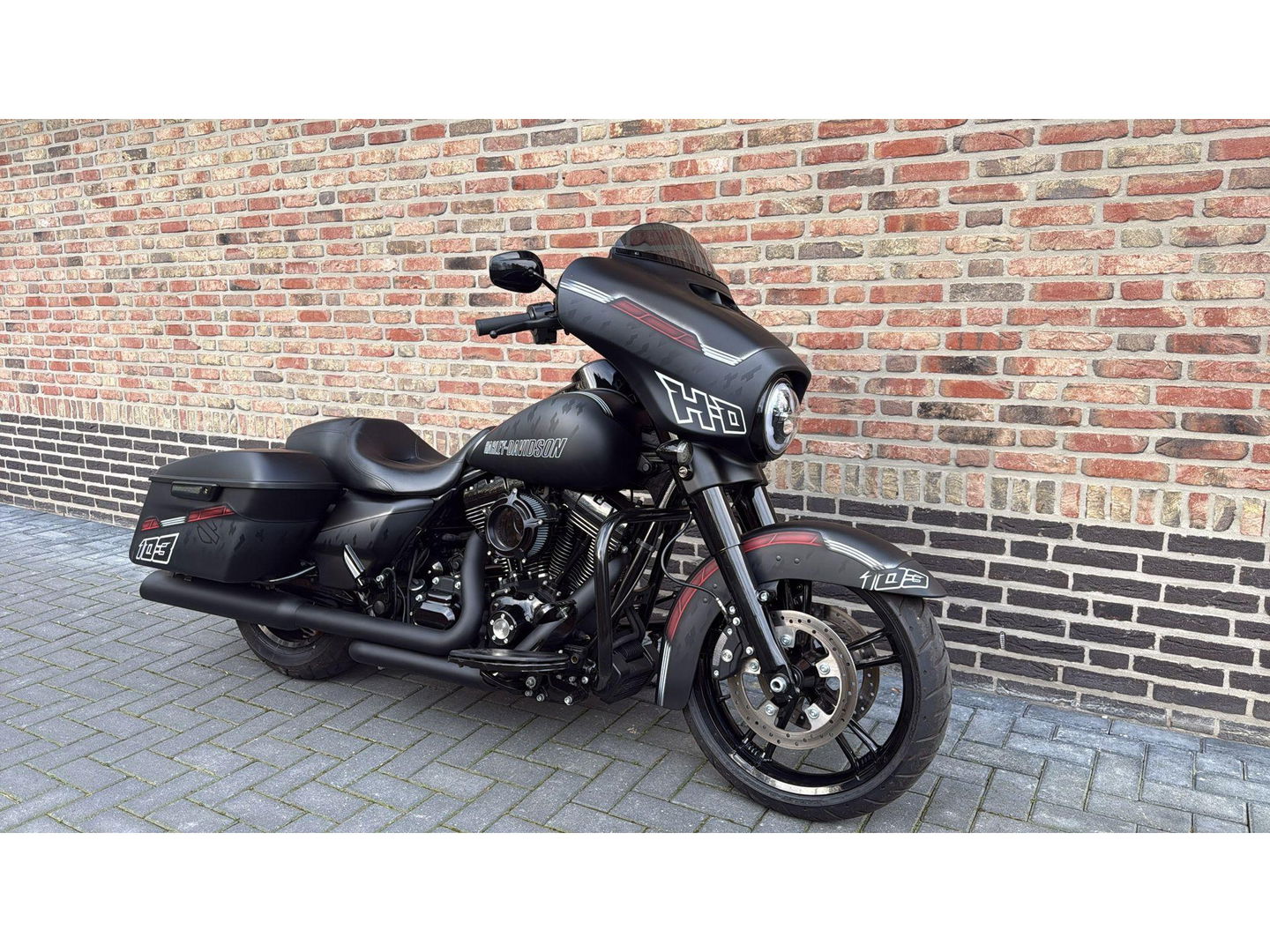 Harley Davidson 103 FLHXS Street Glide Special streetglide