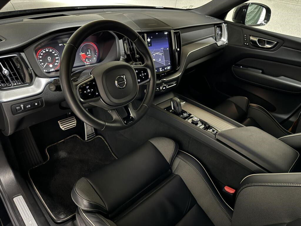 Volvo XC60 2.0 T8 AWD Polestar Engineered H/K Pano HUD ACC
